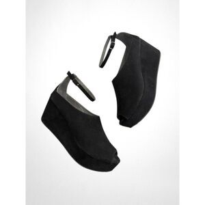 CHOCOLAT BLU Walter Black Suede Ankle Strap Peep Toe Platform Wedge, Size 10